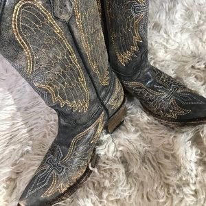 Beautiful girls teens 😍Corral Boots